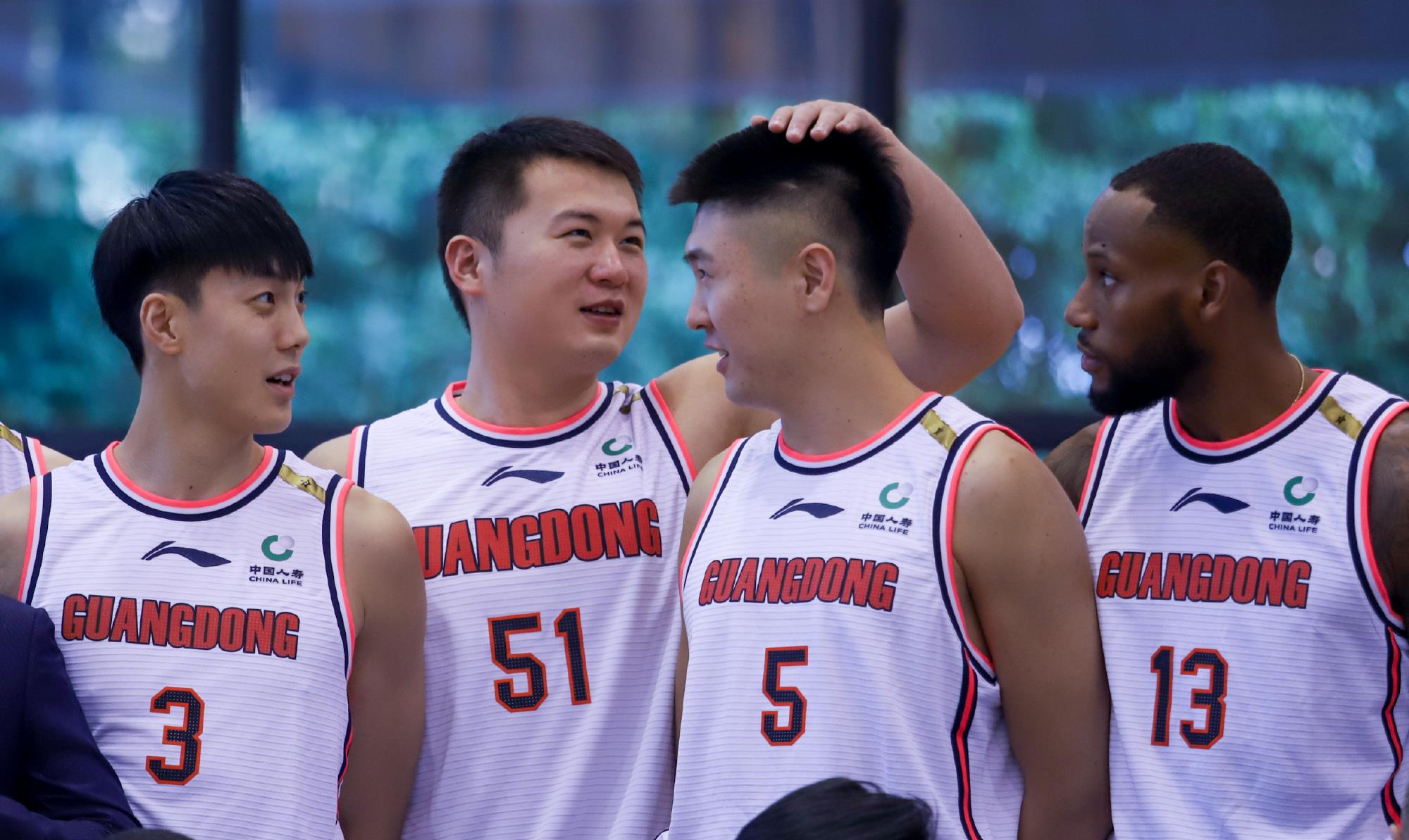 『赵睿』不懂就问！如果周琦都能拿到两千万的合同，那么赵睿能拿多少？