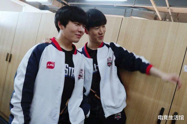 【lpl】LPL最轻松的教练组诞生，BP阵容有嘴就行