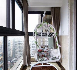 []阳台窗帘挂在哪比较好