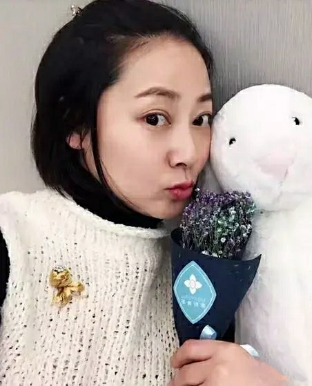 35岁嫁给喜剧之王,打排卵针打到又胖又丑,今46岁像16岁!