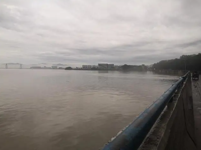 央视频|9孔全开！半小时放掉一个西湖！水去哪儿了？