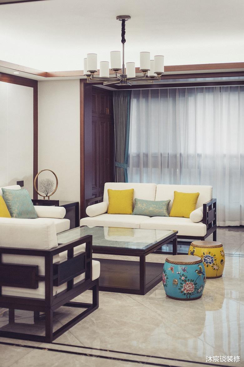 |三代同堂住新中式大平层,室内古朴温馨,沉稳大方,让人安逸舒适