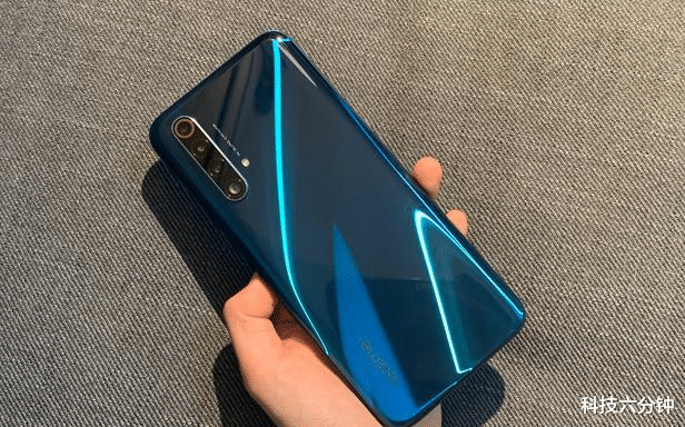 5g手机@Realme终于爆发!6400万四摄+120Hz刷新率+8GB,仅2499元