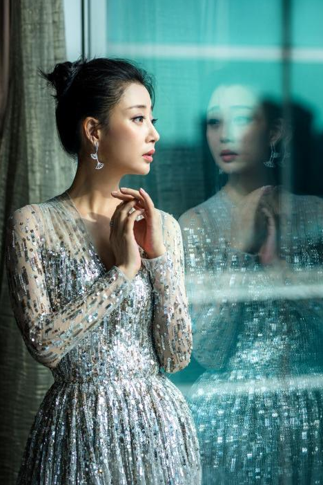 她曾迷死一大片男人,却不结婚不生子,如今41岁甜得像个水蜜桃