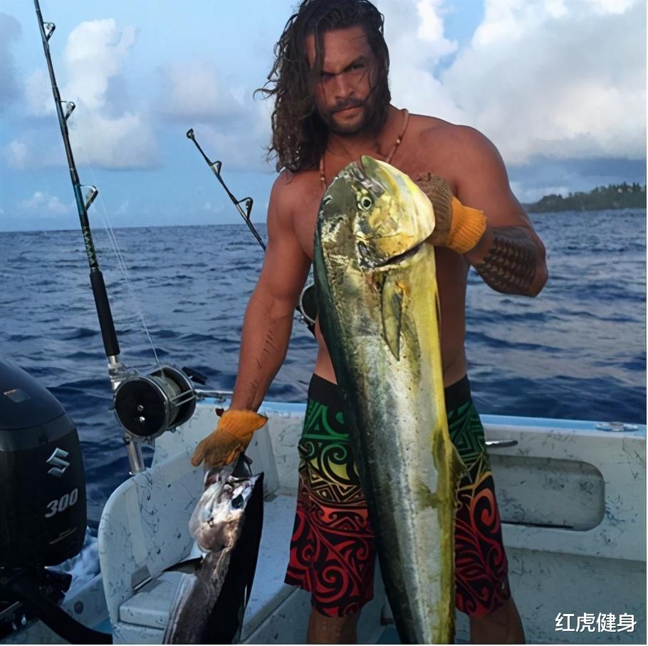 杰森·莫玛|杰森·莫玛：钢铁肌肉直男，一个注定会成为“海王”的男人