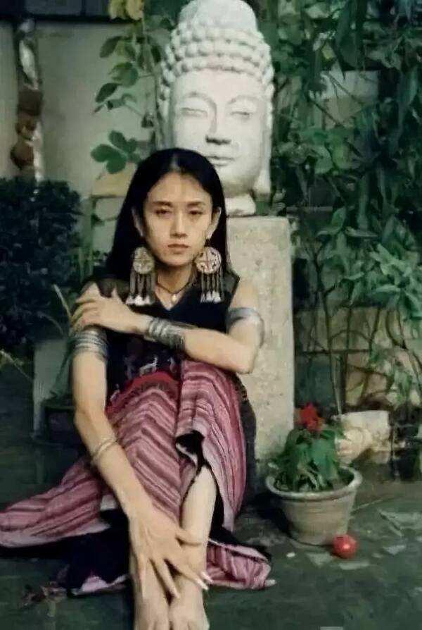 杨丽萍|6月7日, 徒弟水月与同性女友结婚后, 国家一级演员杨丽萍也\翻车\了