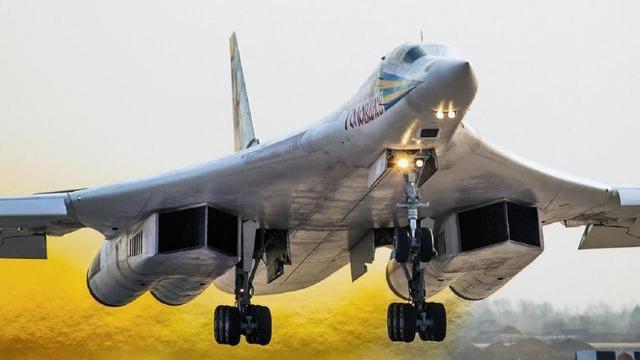 美军|东风26打响第一枪？美核航母紧急撤离，上百架战机直扑日本海