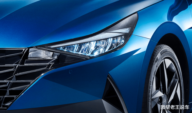 现代伊兰特|?苦等8年，老将出马，合资轿跑比本田思域漂亮10倍，或仅售8万