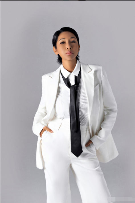 #张咪#张咪癌症晚期无法发声濒临崩溃，病房中写歌词，抗癌成功后出新歌