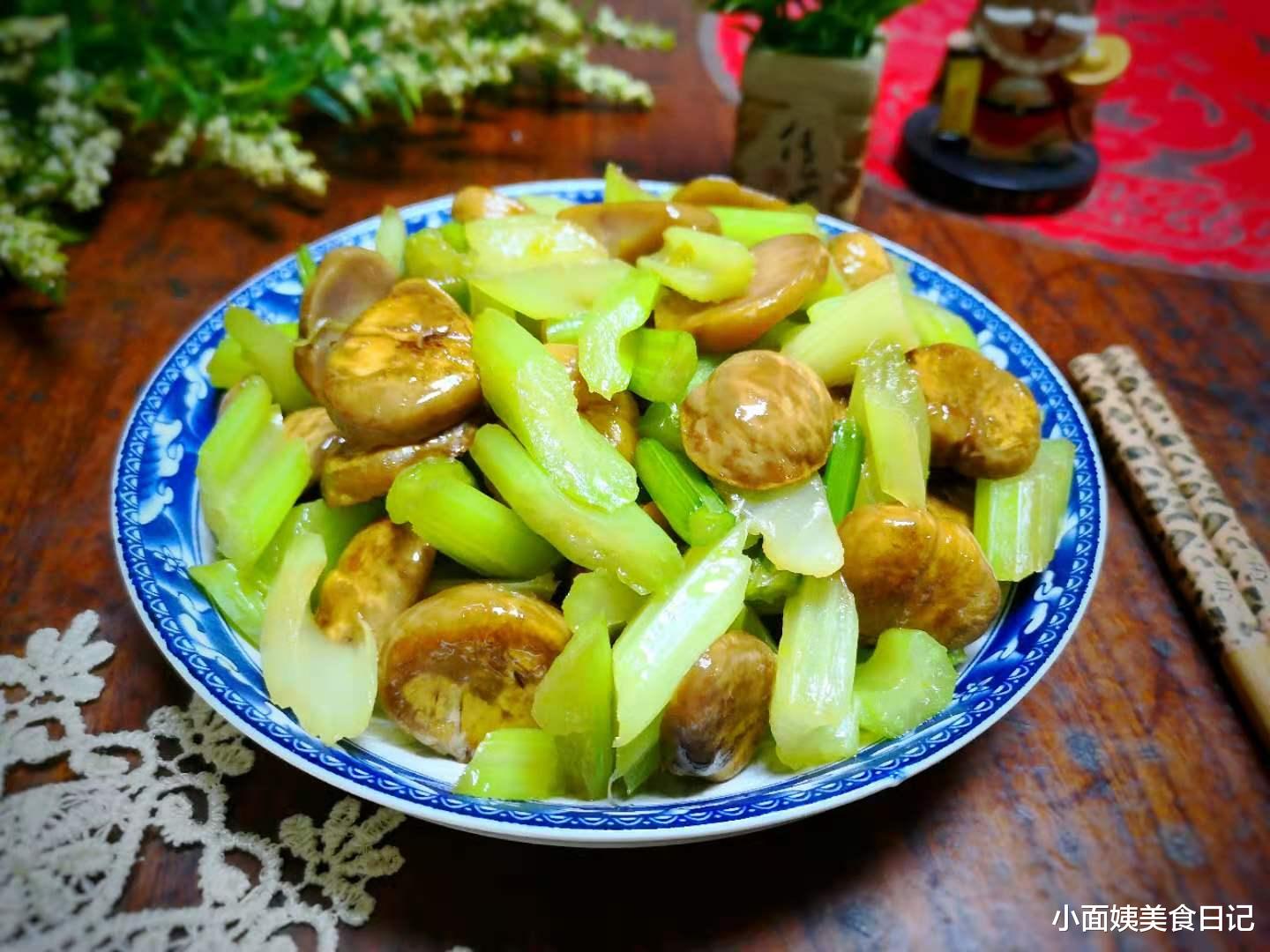 板栗|这2种素菜一起炒，不放肉也很香，难怪孩子爱吃，秋冬吃它特营养