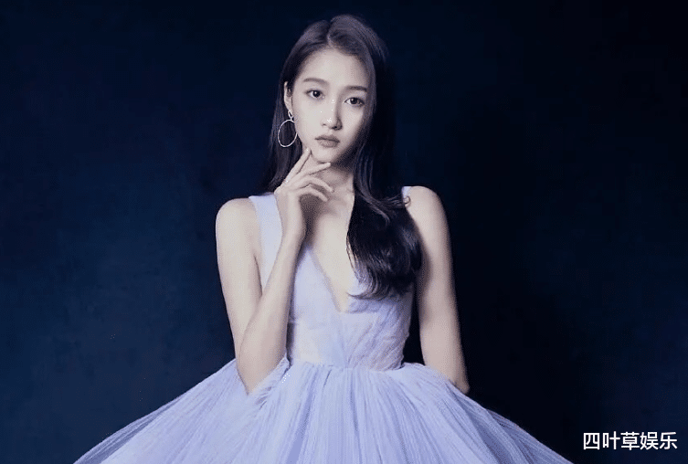 [关晓彤]《我就是这般女子》杀青，关晓彤古装造型好评，看到男主收视稳了