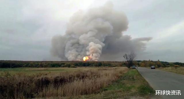 俄羅斯軍火庫突發大爆炸！碎片飛到20公裡外，內有7萬噸彈藥-圖3