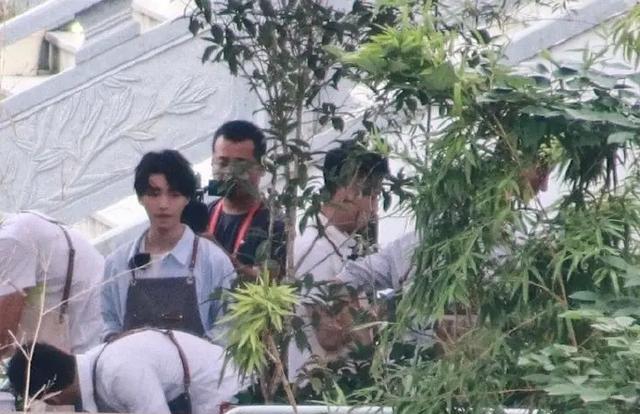 中餐厅|王俊凯《中餐厅》新发型被骂，超长刘海究竟是酷还是不讲卫生？