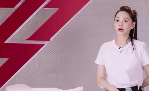 伊能静|张萌问伊能静: 找秦昊客串拍戏, 免费行不行? 伊能静的答复显情商