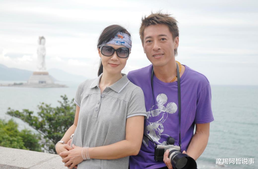 相差4岁姐弟恋,结婚25年不生娃不吃肉,今58岁老婆变这样