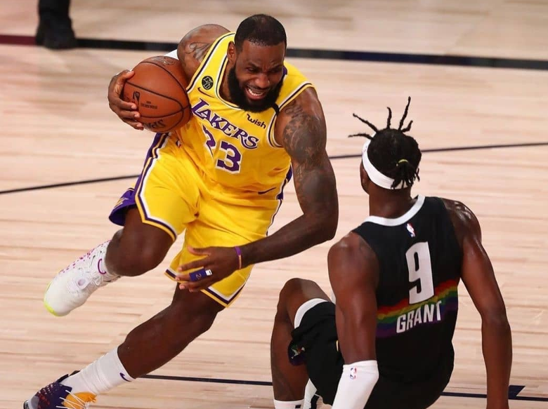 湖人队|湖人拿到赛点后，老詹盛赞魔兽，沃格尔透露小秘密，马龙赛后暴怒