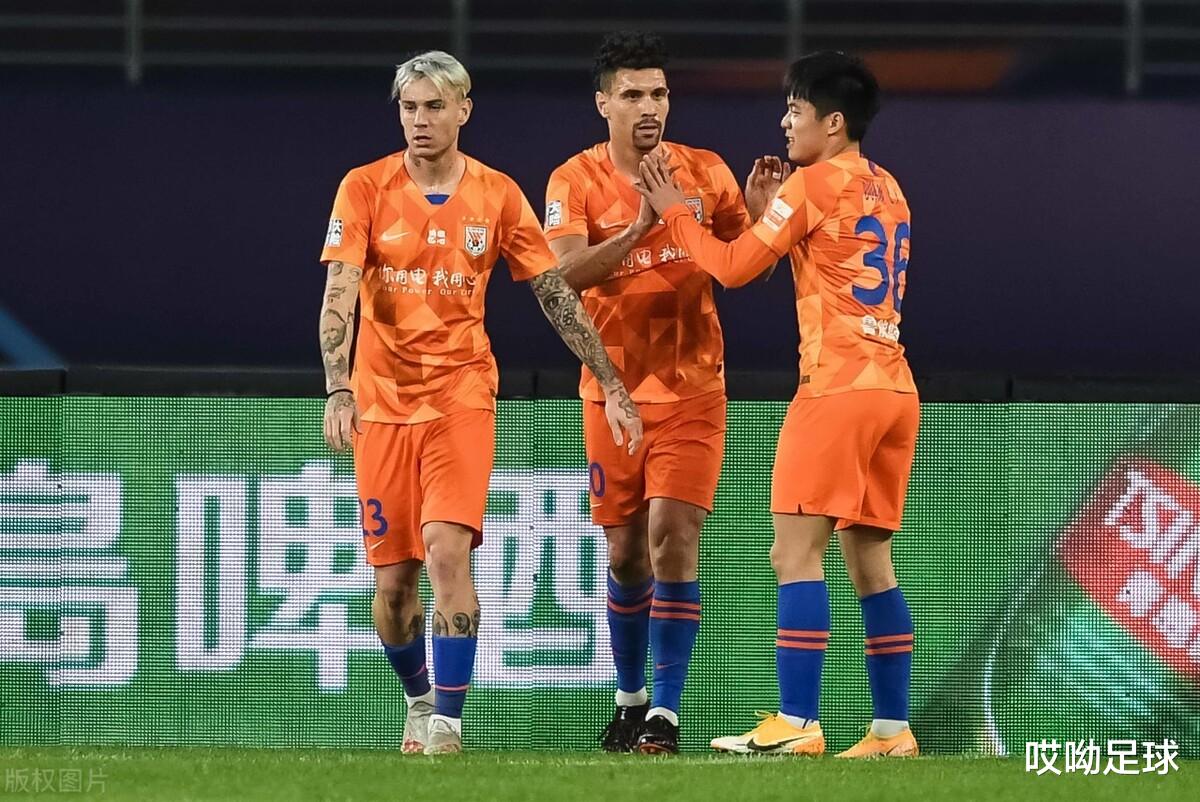 郝伟|鲁能狂胜成就3大核心,郝伟改造成型,他比李霄鹏强在哪儿?