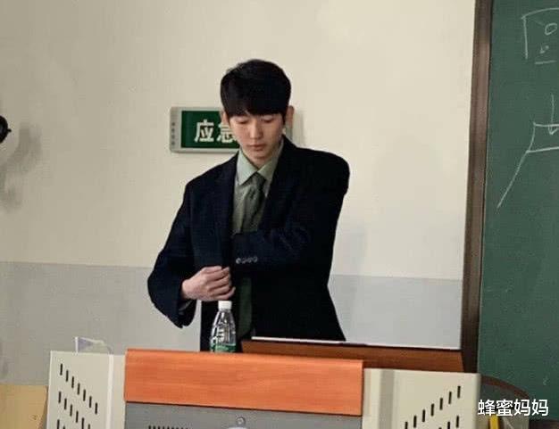 教师：为啥多数女教师最想嫁“公务员”，而并非男教师？这3点很现实