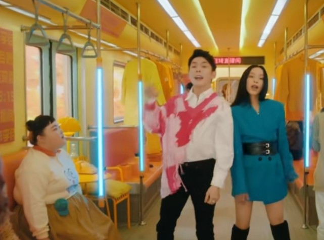 李佳琦|网红李佳琦出新歌被嘲“魔音绕耳”,遭网友质问:华语乐坛还有门槛吗?