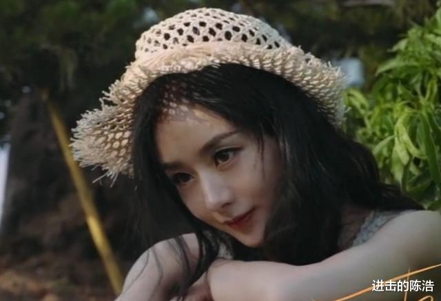 赵丽颖|《中餐厅》杀青，赵丽颖离去，\小腹伤痕\却引热议，看着都心疼人