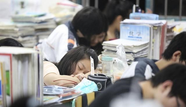 『高考志愿』高考志愿需要谨慎报考的五个专业，就业压力大，家长容易看走眼