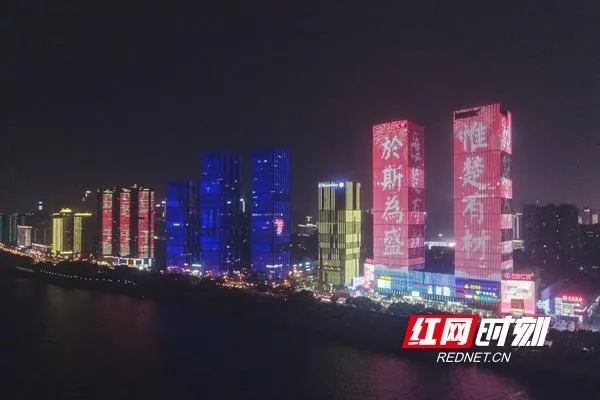 橘子洲大桥|深情告白！长沙再登央视！湘江边这一幕，震撼无数人