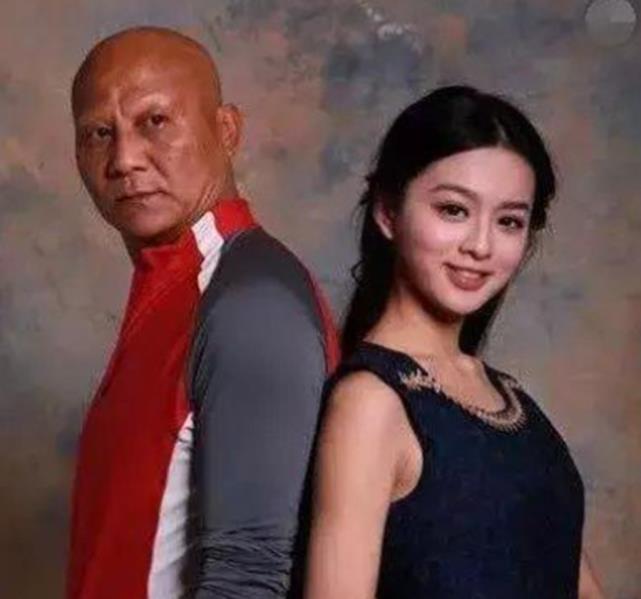 『』他们“其貌不扬”,却娶到了美丽的娇妻,实在是让人羡慕不已