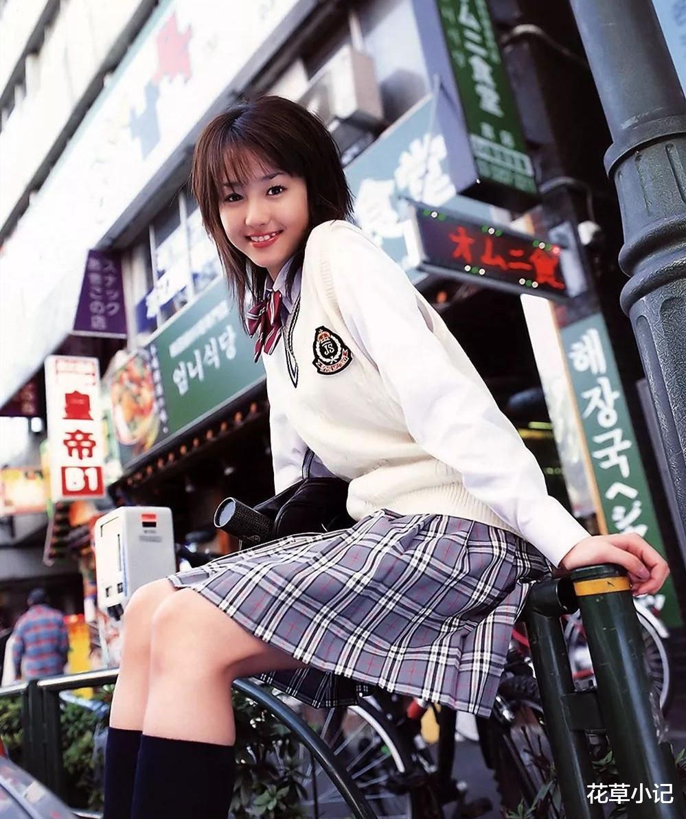 泽尻绘里香：她拥有全日本最爱的脸，却耍大牌吸毒作死，如今痛哭道歉无人理会