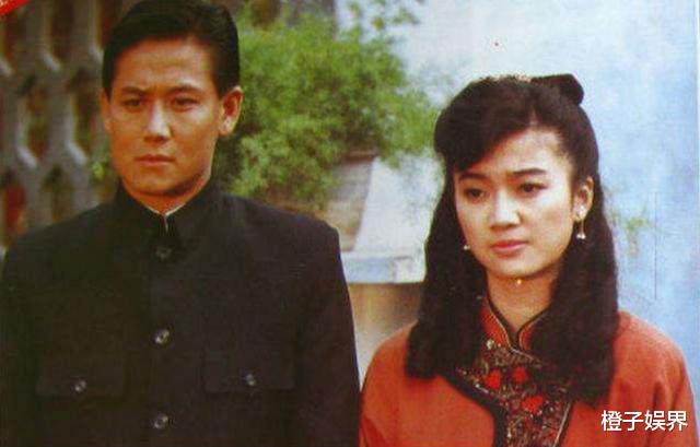 火山|1993年，王玉玲与男友参观火山时坠亡，驾驶员一番回忆\耐人寻味\