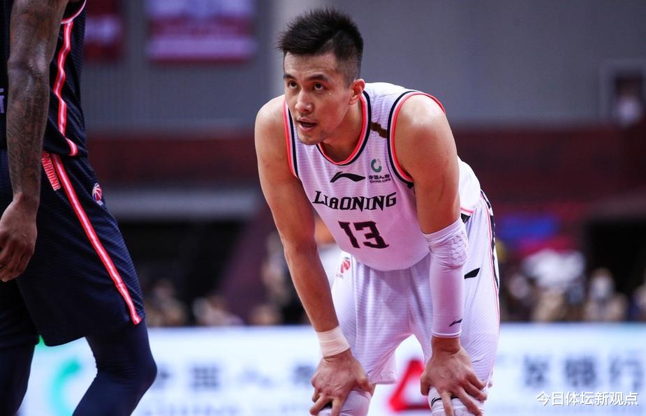 郭艾伦|CBA神奇一幕！最后2秒，赵继伟无奈甩锅郭艾伦，2秒后球场沸腾了