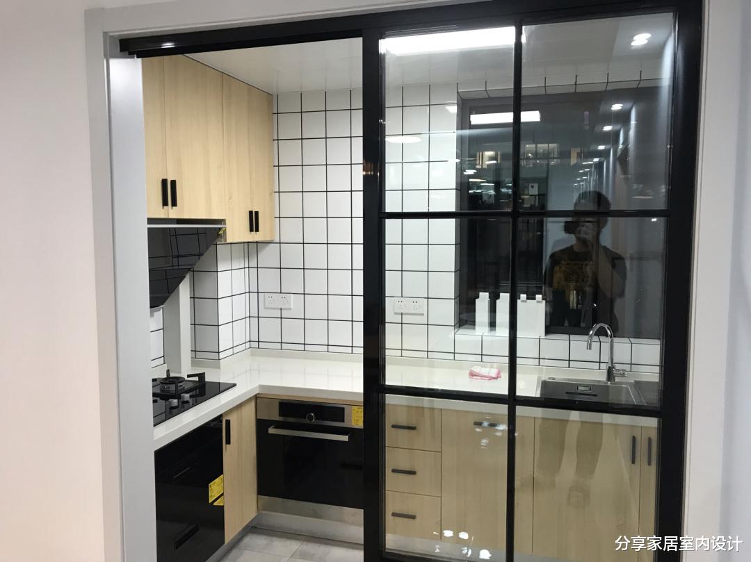 |赶在国庆节前装修完工,家具进场越来越有家的味道,很期待入住!