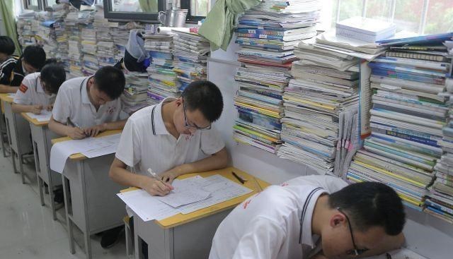 考试|为什么在高考的时候，尽量不要穿校服？班主任说出原因