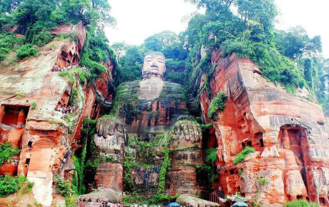 乐山大佛|不必担心乐山大佛被洗脚！排水设计巧妙，几乎不会被水淹！