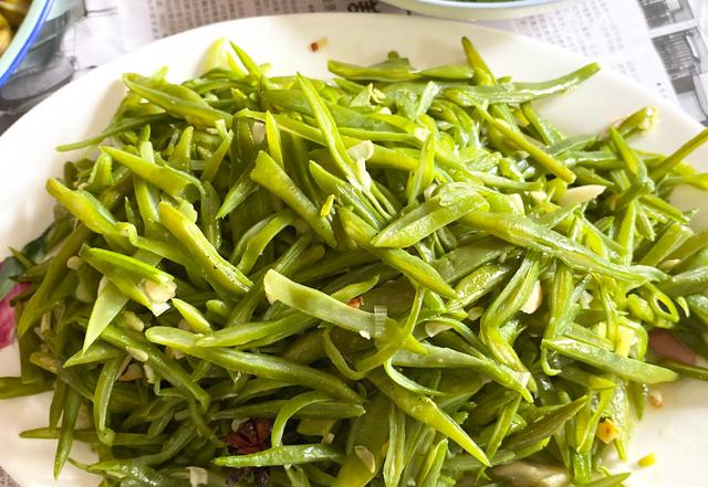 火锅|儿女周末回家，这一大桌子饭菜堪比年夜饭，你家有没有同款老爸？