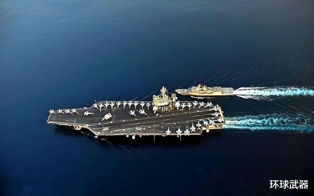 「美军」15艘俄舰一级战备，美军航母打击群开火，击毁一艘“不明潜艇”