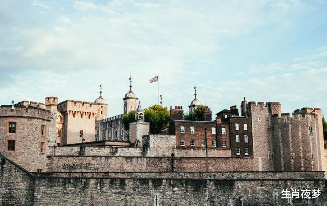 【生肖】6月底，福慧双修，爱情如鱼得水的三大生肖，事业平步青云