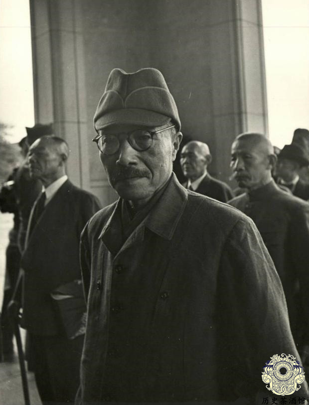 东条英机:直击侵华战犯东条英机绞刑现场:活活挣扎12分钟,死后被美军焚尸