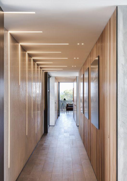 |走廊一定要吊顶吗？这样的造型设计再搭配灯饰，美观又不压抑