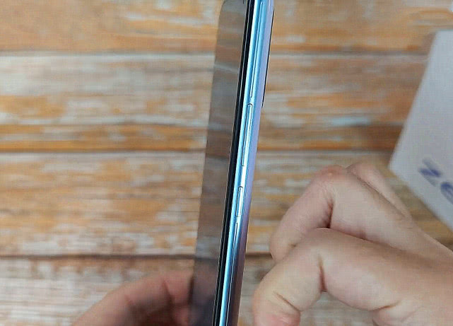 「vivo z6」槽点太多?vivo Z6价格跌破两千元大关,网友:可惜慢半拍