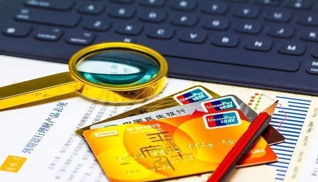 中产家庭|在我国月入多少钱算“中产家庭”？手握100万存款，属于什么水平