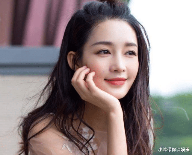 李沁▲本以为李沁只是演员,当得知她的“第二身份”,才知道她隐藏有多深