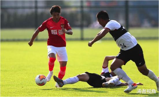 「国足」好消息! 中国男足归化最新进展曝光, 高拉特有望在年底上演国足首秀