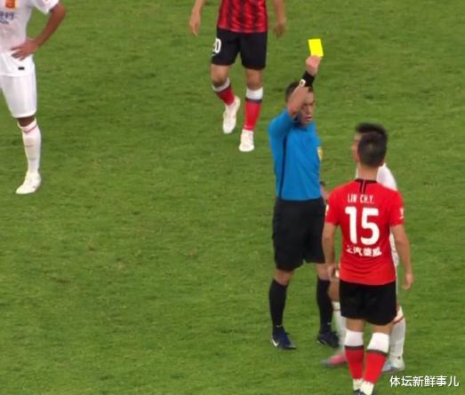 上海上港|输球又输人！上海上港2-1武汉卓尔，武磊接班人惹争议，谁注意颜骏凌举动