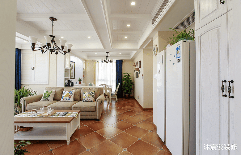 |她家美式温馨清爽，全屋白色调柔和亲切，夫妻俩精致生活让人羡慕