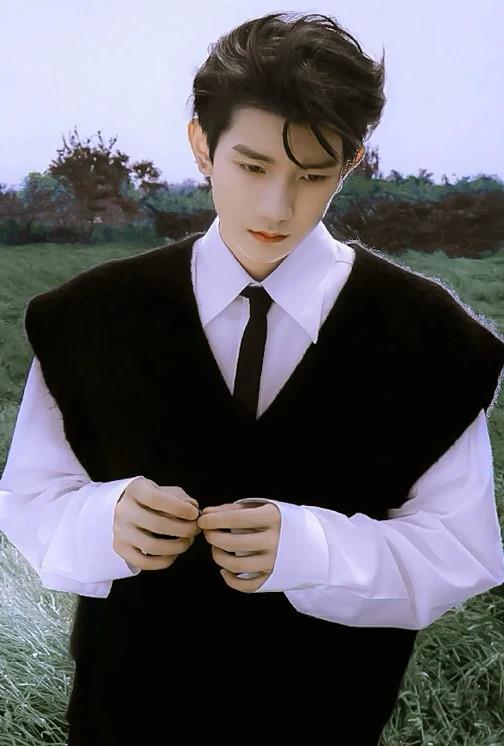 王源|有种“留学失败”叫王源，发育后身高178CM，千玺成队内最矮