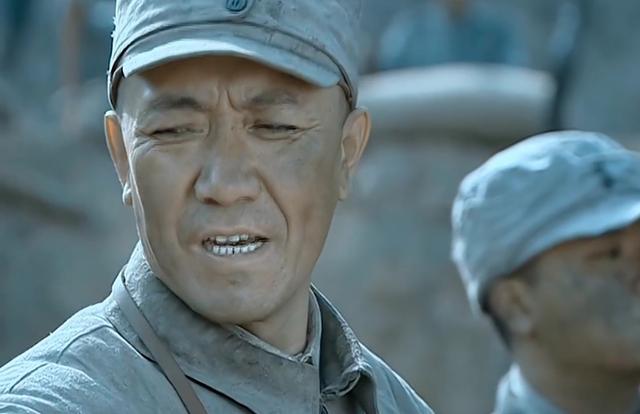 「历史揭秘」李云龙为何欺负孔捷、楚云飞,却唯独不敢招惹丁伟?来看他有多强