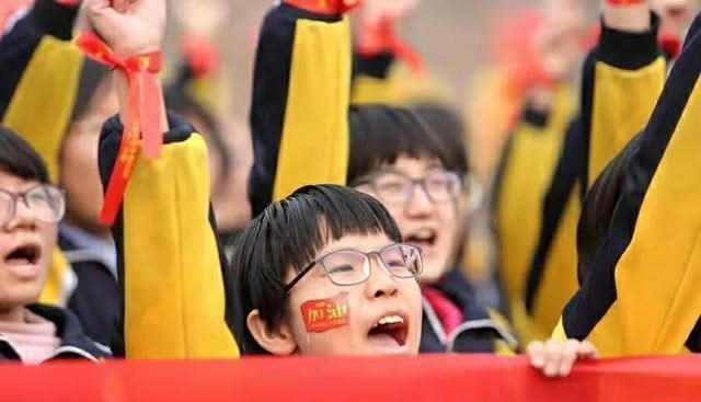 大学|4省教育厅发布通知,应届学生迎来好消息,复读生很无奈!