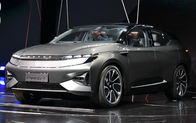 『卡宴』红旗又出“王炸”，一脚油408马力，帅过卡宴，就看价格到不到位