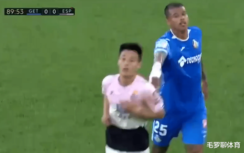 肯尼迪■大快人心,背后推武磊的肯尼迪,被中国球迷只用3小时喷到关评论