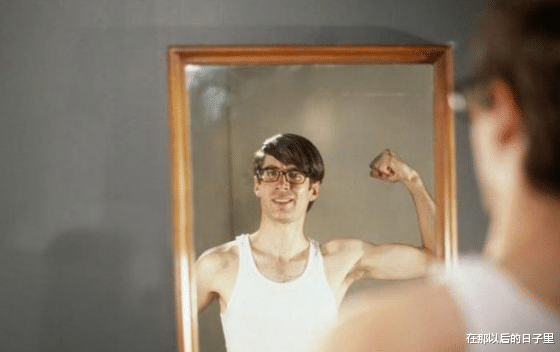 |科学证据表明：镜子和照片中的你，并不是你真实的相貌！